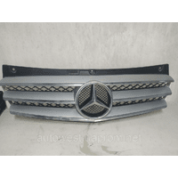 Решітка радіатора Mercedes Benz Viano Vito W639 A6398800083