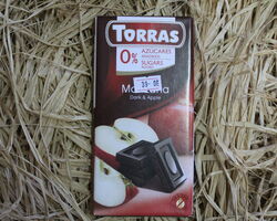 Шоколад черный с яблоком Torras, 75г