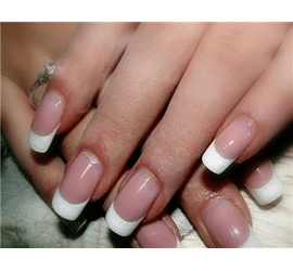 Нарощення нігтів гелем «французький манікюр»