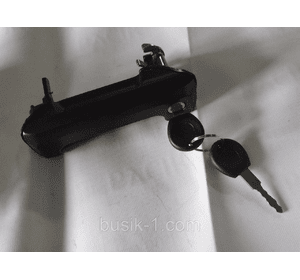 Ручка совающих дверей наружная правая с ключами VW T4 91-03