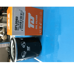 Фильтр масляный на Renault Kangoo 1.2 97-09 бензин QH