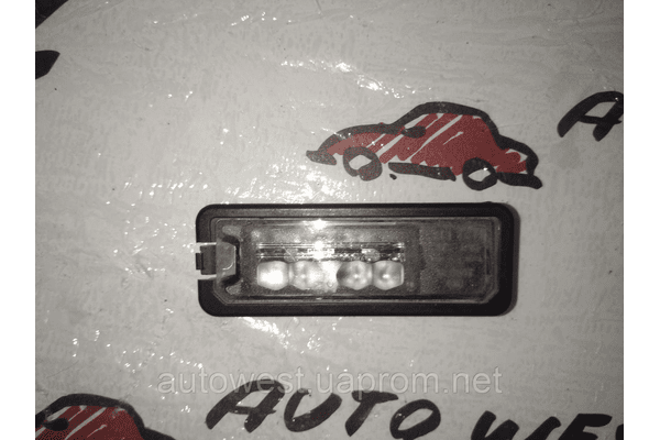 Ліхтар підсвічування номера Volkswagen Passat Cc 2014 1K8943021D - NaVolyni.com