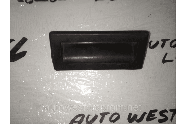 Кнопка відкривання багажника Skoda Octavia A7 2013-2020 5E5827566B - NaVolyni.com